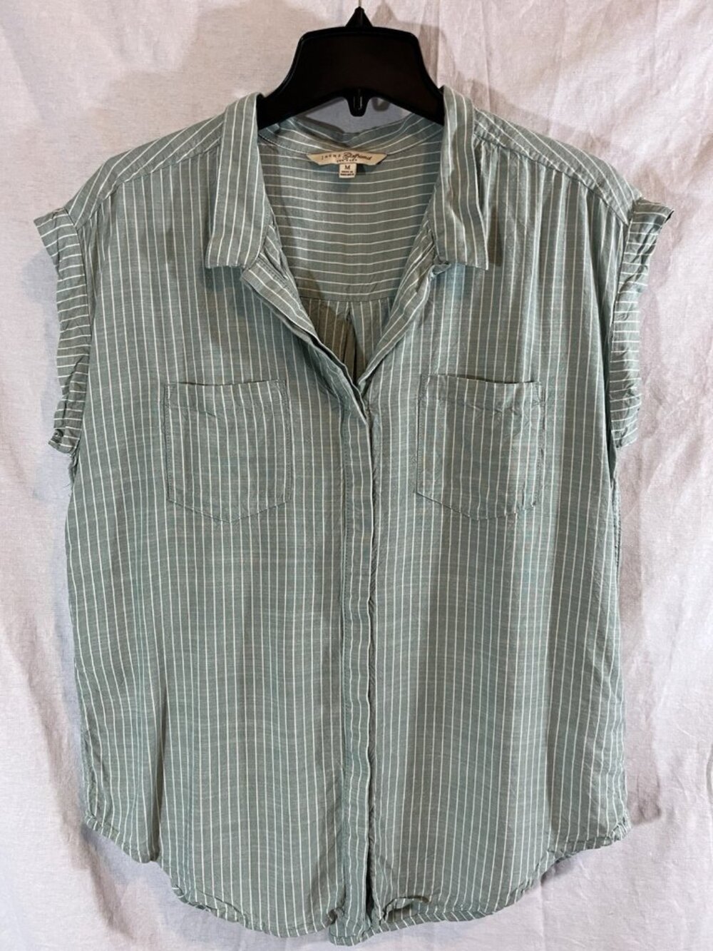 Jachs Girlfriend Women’s Medium Sage Green Striped V-Neck Sleeveless Blouse